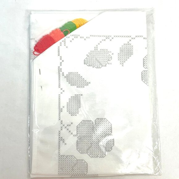 Duftin My Little Vintage Pre-Stamped Table Topper Cross Stitch Kit - New/Sealed - Picture 4 of 4